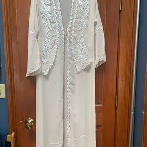 Elegant Cream Embroidered Kimono